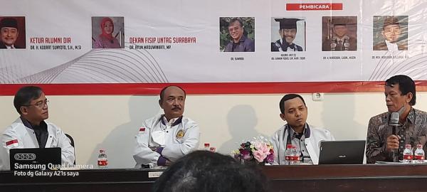 Alumni Doktor Ilmu Administrasi UNTAG Surabaya Gelar Bedah Buku Membangun Demokrasi Indonesia