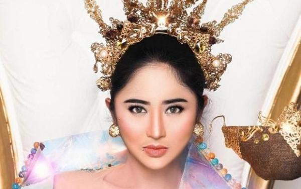 Kronologis Dewi Perssik Kehilangan Berlian dan Emas Batangan saat Konser di Balikpapan