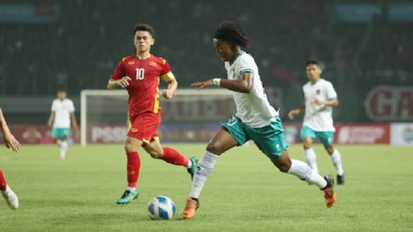 Diteror Chant Suporter Indonesia, Pelatih Timnas Vietnam Akui Pemainnya Kena Mental