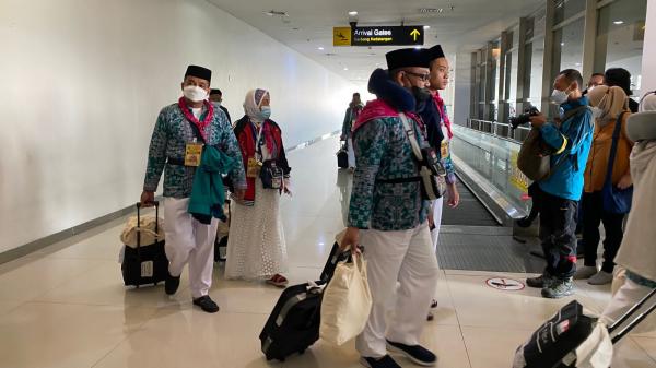 16.581 Calon Jemaah Haji Kloter Terakhir, Telah Diberangkatkan dari Bandara  Internasional Juanda