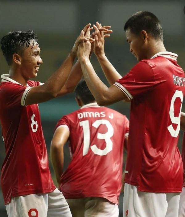 Indonesia Bantai Brunei 7-0, Hokky Borong 4 Gol!