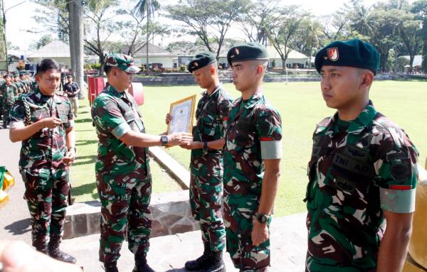 Berhasil Tangkap Pelaku Geng Motor, Pangdam III/Siliwangi Berikan Penghargaan Lima Prajurit