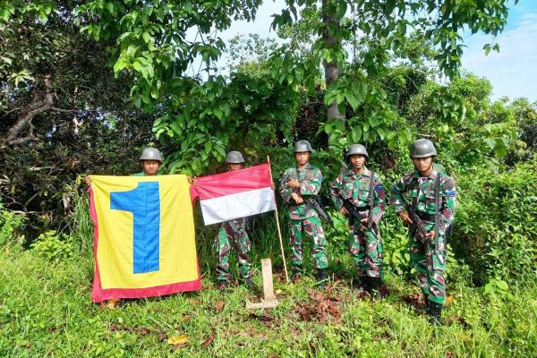 Prajurit Marinir Sisir Perairan Rawa Timur Perbatasan Indonesia Malaysia