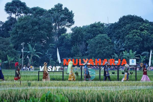 Karya 10 Desainer Lokal Bogor Tampil Memukau di Mulyaharja Fashion Show 2022