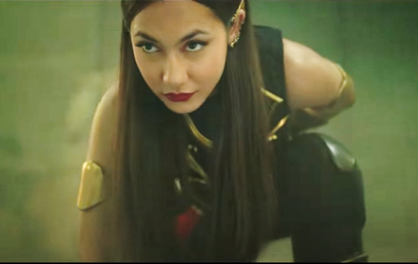 Sungguh Memukau! Pesona Pevita Pearce Perankan Sri Asih Dalam Film Bertema Pahlawan Super Indonesia
