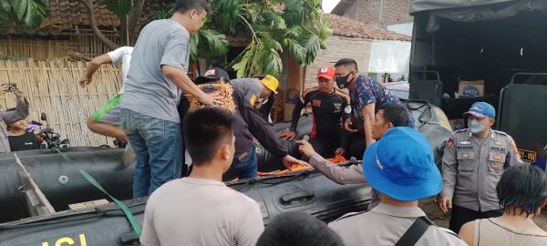 Tim SAR Gabungan Kembali Temukan Satu Korban Tenggelam di Sungai Cimanis Cirebon