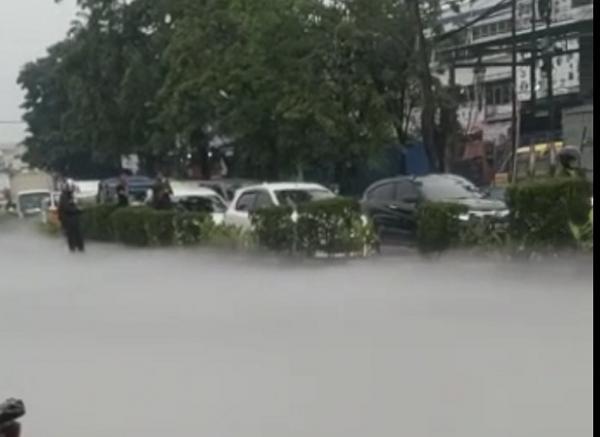 Viral Jalan Cimone Tangerang Tertutup Asap Tebal, ini Penyebabnya