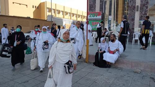 Tangis Haru dan Lantunan Talbiyah Iringi Keberangkatan Jamaah Haji ke Arafah