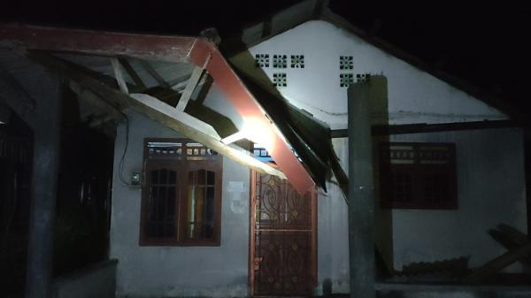 21 Rumah di Bangka Tengah Porak Poranda Dihantam Puting Beliung