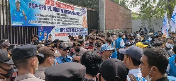 Sempat Kisruh, Ribuan Buruh PT. Budi Texindo Stop Bekerja Sampai Tuntutan Dipenuhi