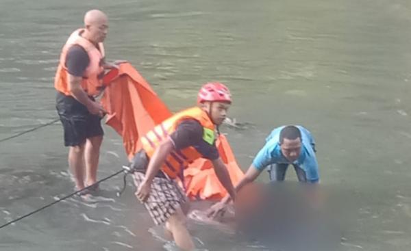 Mengapung di Sungai Bango Malang, Ternyata Mayat Pria Bersarung Kondisinya Menghitam