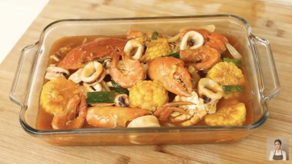 Kenyal dan Empuk, Berikut Resep Seafood Saus Padang Hasil Kreasi Chef Devina Hermawan