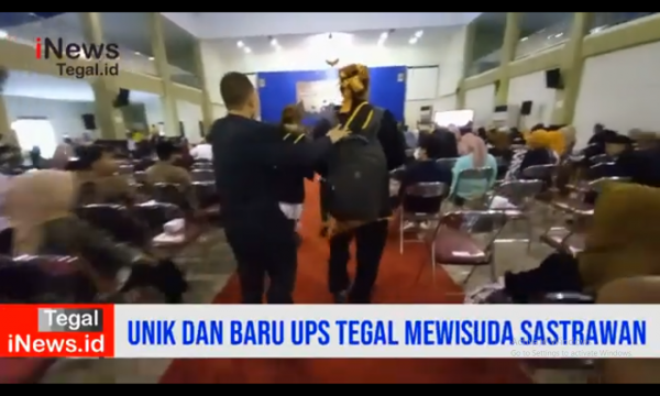 Video Unik Baru ada di Indonesia, UPS Tegal Wisuda Sastrawan