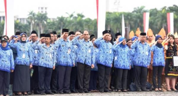 Jokowi Kembali Manjakan PNS, Mulai 2024 Beri Tunjangan Daya Tahan Tubuh Rp25.000 per Hari
