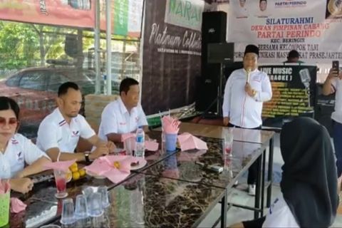 Temui Kelompok Tani di Deli Serdang, Partai Perindo Serahkan Bantuan Pupuk