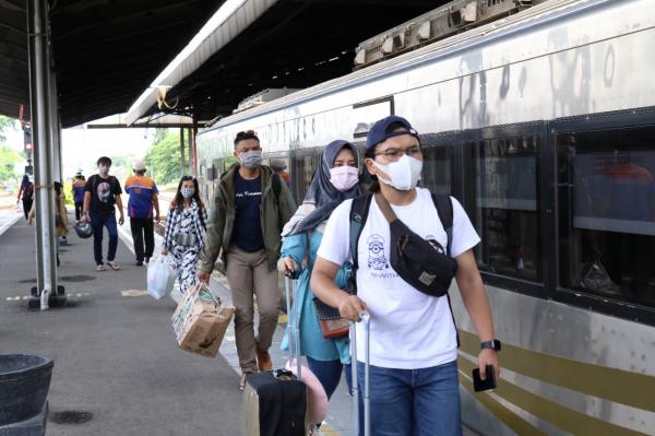 Antisipasi Masa Liburan,  KAI Daop 3 Cirebon Operasionalkan 5 Perjalanan KA Argo Cheribon
