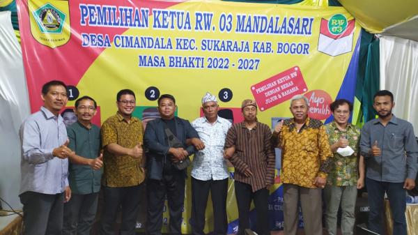 Begini Serunya Debat Kandidat Para Calon Ketua RW di Kampung Mandalasari Kabupaten Bogor