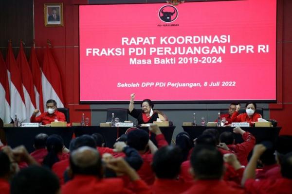 Megawati Minta Kader PDIP Turun Bersama dan Dengarkan Aspirasi Rakyat
