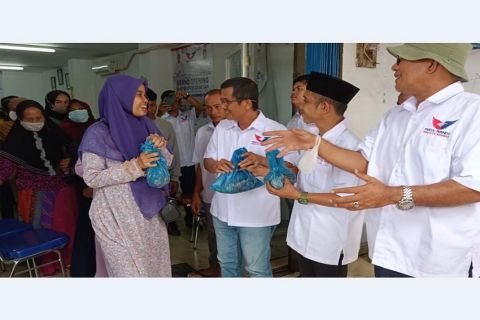 Momen Idul Adha 1443 H, Perindo Bagikan Puluhan Paket Daging Kurban ke Warga Medan