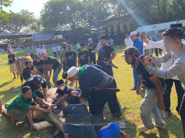 Polda Banten Sembelih 81 Hewan Qurban di Lapangan Tembak