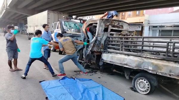 Terjepit, Proses Evakuasi Dua Korban Kecelakaan Pickup Terbakar di Pantura Subang Berjalan Dramatis