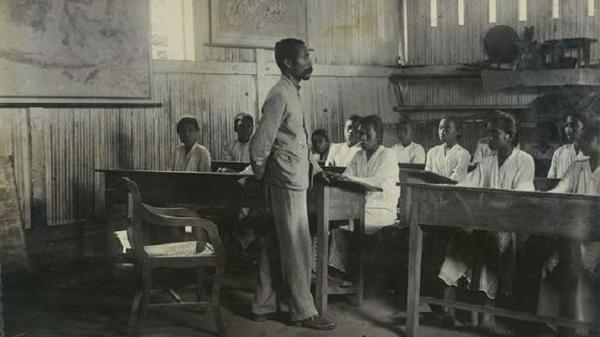 Jejak Sejarah Pendidikan Pertama di Indonesia Berawal dari Sekolah Katolik di Maluku