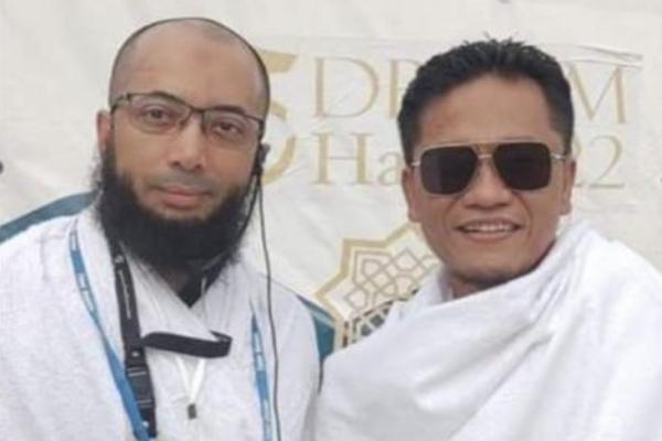 Sering Berbeda Pendapat, Gus Miftah dan Ustadz Khalid Basalamah Terlihat Mesra Saat Haji