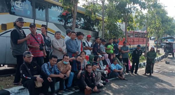 Jelang Vonis Pengadilan Tipikor Semarang, Warga Minta Kades Pakujati Dibebaskan