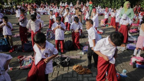 Dinas Pendidikan Tegur Kepala Sekolah SDN Uwung Jaya, Melanggar Pengenalan Lingkungan Sekolah