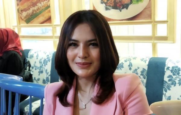 Profil dan Kekayaan Iqlima Kim, Mantan Asisten Cantik Hotman Paris