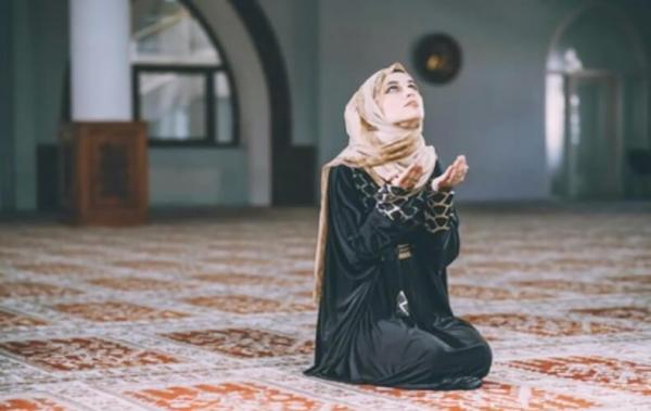 Bule Cantik Mantan Atheis Langsung Jadi Mualaf Usai Meneliti Perayaan Idul Adha, Begini Kisahnya