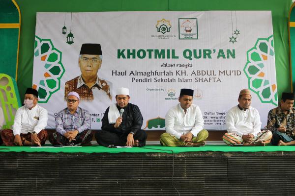 Rawat Tradisi Baik, Ratusan Penghafal Al Quran Ikuti Haul Pendiri Sekolah Islam Shafta Surabaya