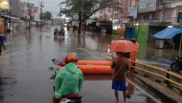 Akibat Hujan Deras, Pemukiman di Tangerang Terndam Banjir Hingga 1 Meter