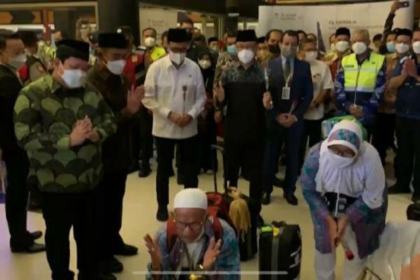 Jamaah Haji Sudah Pulang ke Tanah Air, 406 Orang Haji Gelombang Pertama Mendarat di Soekarno-Hatta