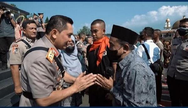 Kapolda Metro Jaya , Anak Sopir Angkot Jadi Bintara Kerja Keras dan Doa Kunci Keberhasilan