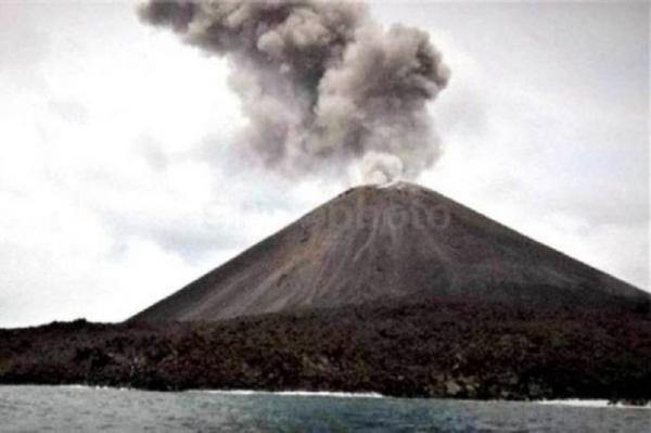 Gunung Anak Krakatau Meletus, Semburan Abu Vulkanik Capai Dua Km