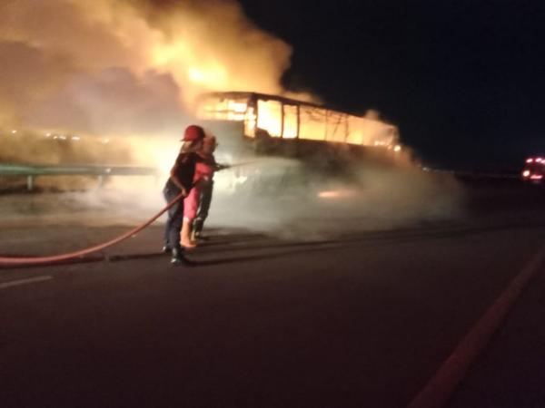 Bus Rosalia Indah Ludes Terbakar,  Penumpang Kalangkabut Selamatkan Diri