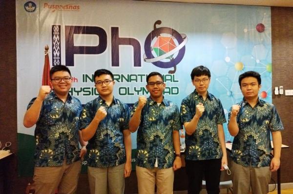Lima Pelajar Indonesia Raih 5 Medali di Ajang Olimpiade Fisika Internasional