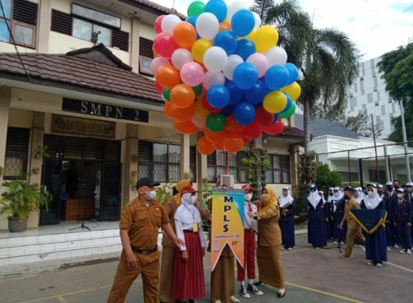 Hari Pertama Masuk Sekolah di SMPN 2 Kota Cirebon, Siswa Wajib Ikuti MPLS