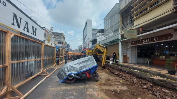 Proyek Pedestarian Cihideung Tasikmalaya Tuai Protes Pemilik Toko: Pusat Bisnis Butuh Akses Jalan