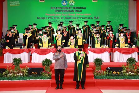 Komjen Gatot Eddy Pramono Dikukuhkan Sebagai Guru Besar Kehormatan Universitas Riau 