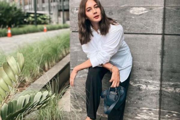 Harga Outfit Paula Verhoeven di Citayam Fashion Week Bikin Netizen Tercengang, Ternyata Segini!