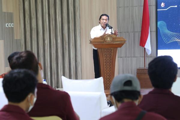Singgung Soal Inovasi Pembangunan Banten, Al Muktabar Ajak Mahasiswa Berdialog
