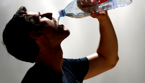 5 Manfaat Minum Air Hangat bagi Kesehatan Tubuh, Nomor 1 Dapat Redakan Hidung Tersumbat