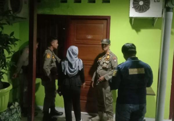 5 Pria dan 3 Perempuan Lagi Indehoy di Penginapan Digerebek Satpol PP Padang