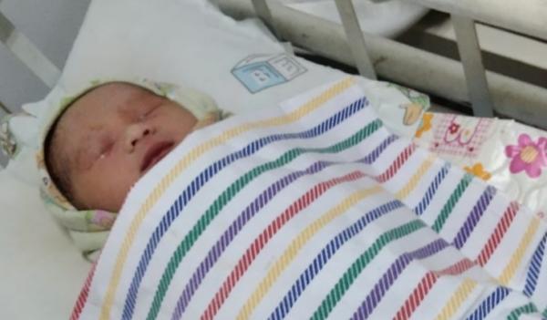 Bayi Ganteng Dibuang di Gang Kelinci Beji Depok, Warga Berebut Adopsi