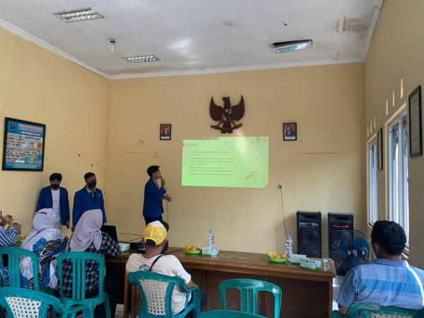 Mahasiswa KKN UBP Desa Mekarmaya Sosialisasi Pentingnya Digitalisasi ke Pelaku UMKM
