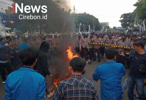 Unjuk Rasa Mahasiswa di Cirebon Ricuh, Pendemo Tuntut Kapolres Mundur