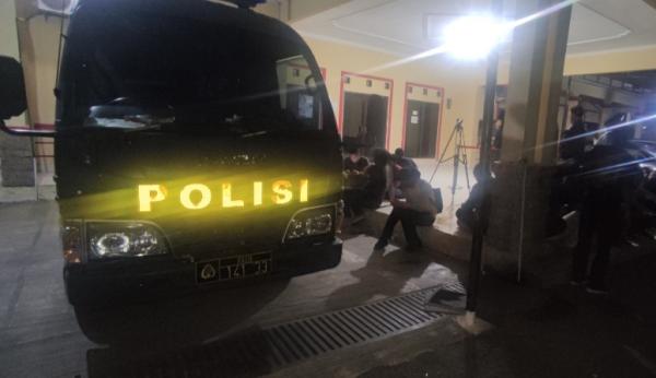 Mobil Tahanan Ini Rencananya Akan Membawa Nikita Mirzani, Paska Ditetapkan Tersangka