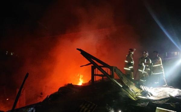Video Kebakaran Rumah dan Bengkel, Kerugian Capai Ratusan Juta